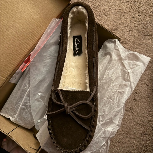 Clarks Women's Dark Brown Moccasins - Picture 1 of 4